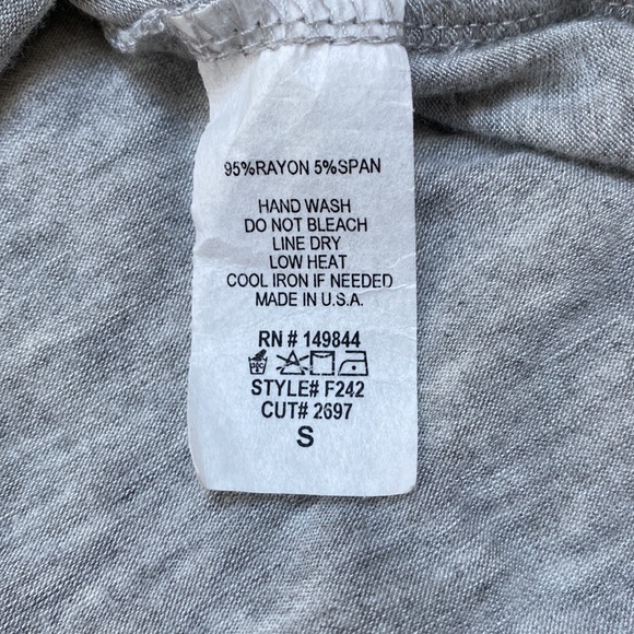 Zutter USA V-neck SS Tee 💗 Gray - Picture 11 of 12